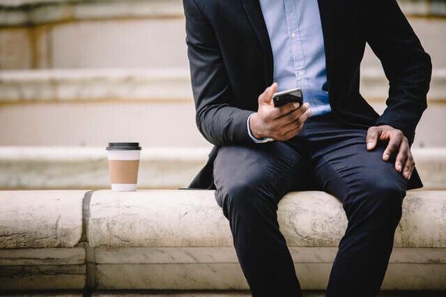 pexels-ketut-subiyanto-4560134 chatbots help in increasing revenue in hospitality industry